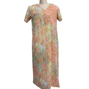 Vintage Handmade Floral Lace Pastel Dress With V-Neck and Short Sleeves Fundrais